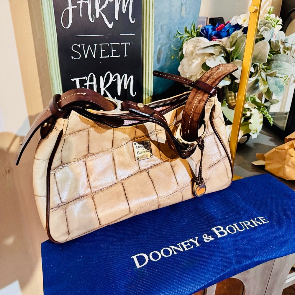 Dooney & Bourke Croc Embossed Leather Hobo bag - NWOT - Picture 14 of 16